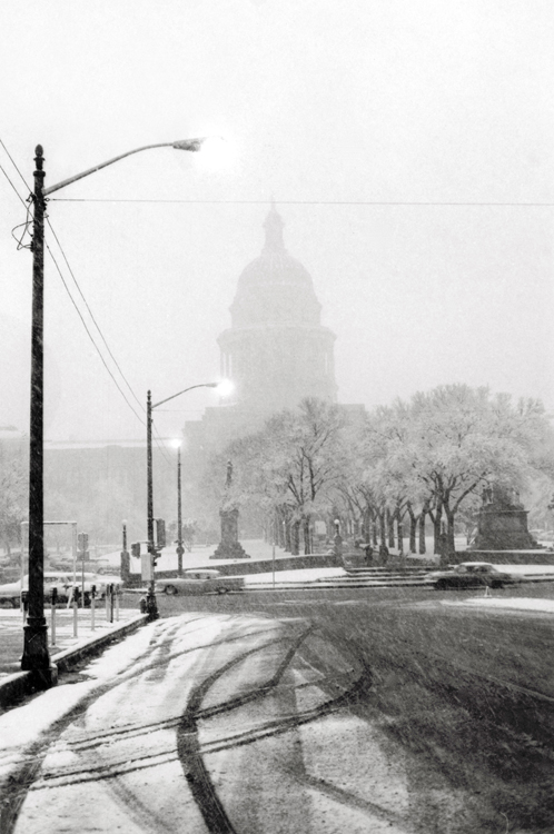 Capitol in snowfall