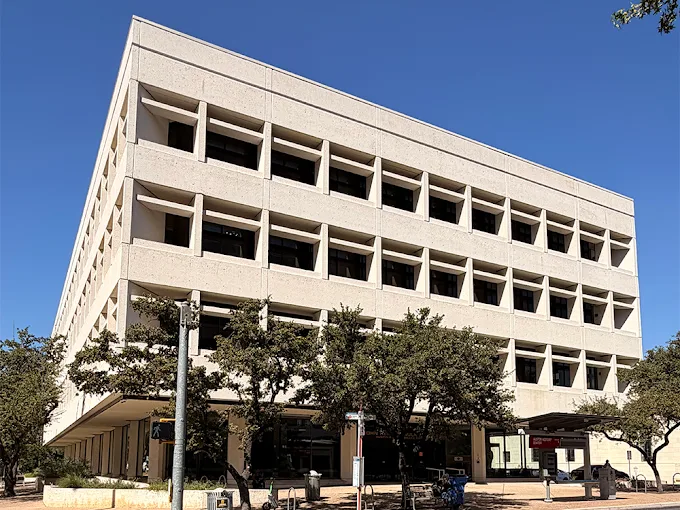 Austin History Center, Faulk Building