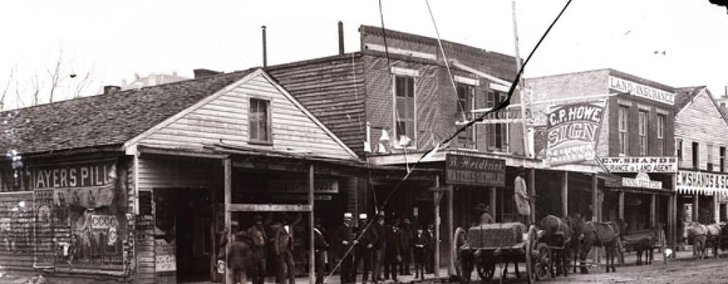 100 Block East Pecan (6th) Street