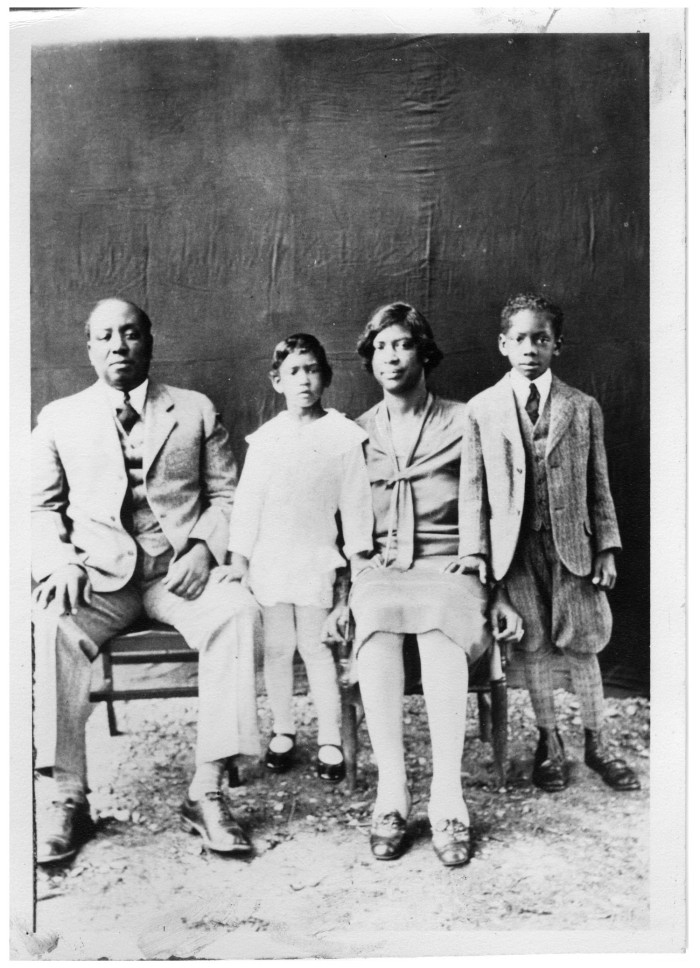 William Ross, His family, and His Tailoring Business, photograph, Date Unknown; University of North Texas Libraries, The Portal to Texas History, https://texashistory.unt.edu; crediting Jacob Fontaine Religious Museum.